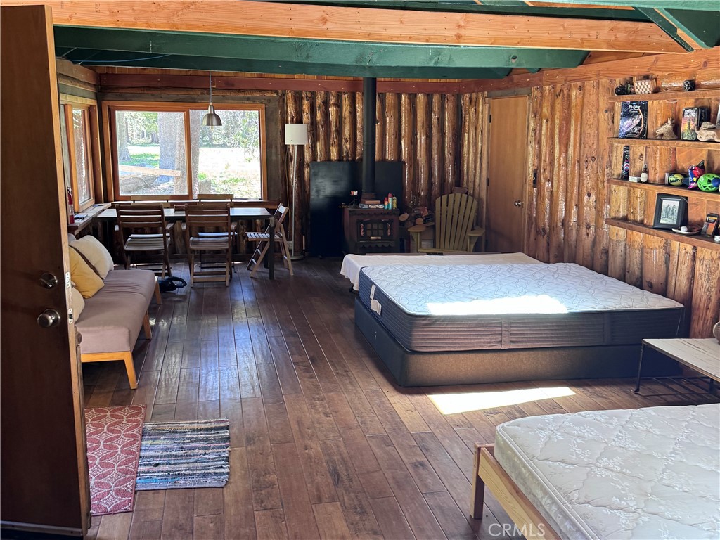 https://media.crmls.org/medias/687798e0-16a9-4d7b-bafc-8ae7f73151a8.jpg?preset=X-Large