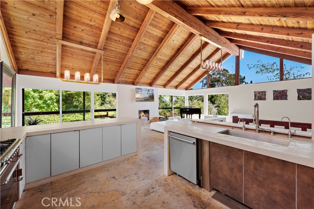 Detail Gallery Image 2 of 31 For 785 Summit Dr, Laguna Beach,  CA 92651 - 4 Beds | 4 Baths