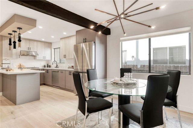 12938 Valleyheart Drive, Studio City CA: https://media.crmls.org/medias/68786c18-7efc-468e-aa1f-d69b855eee20.jpg