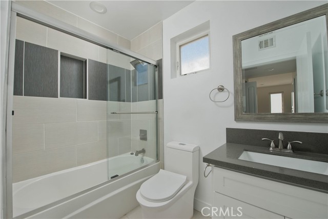 Detail Gallery Image 13 of 19 For 635 N Harvard Bld #635.50,  Los Angeles,  CA 90004 - 2 Beds | 1 Baths