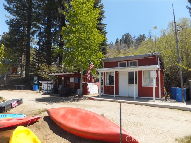 33052 Piedras Grandes, Green Valley Lake CA: https://media.crmls.org/medias/6878da30-4c86-461a-8deb-ebcc209251ad.jpg