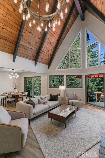 Detail Gallery Image 8 of 59 For 26838 Huron Rd, Lake Arrowhead,  CA 92317 - 4 Beds | 4 Baths