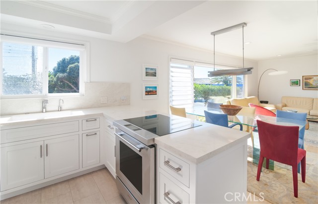 Detail Gallery Image 3 of 10 For 251 Lower Cliff #15,  Laguna Beach,  CA 92651 - 1 Beds | 1 Baths