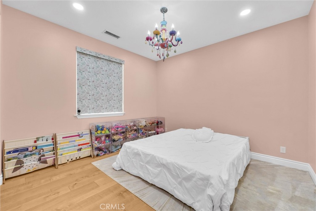 MLS #OC25275903 image #18