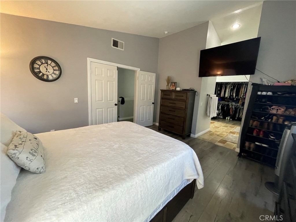 MLS #IV25182337 img 17