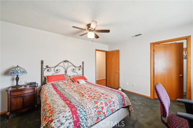 13319 Waco Ln, Apple Valley CA: https://media.crmls.org/medias/687a65cd-019b-4af8-8b93-a7c29c514b8f.jpg