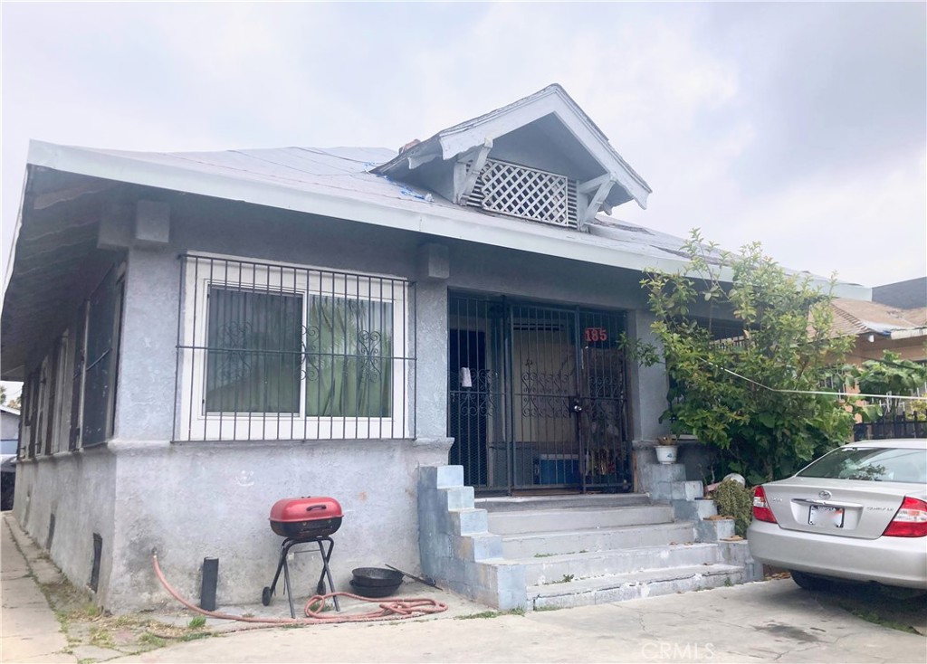 185 W 43rd Street, Los Angeles, CA 90037