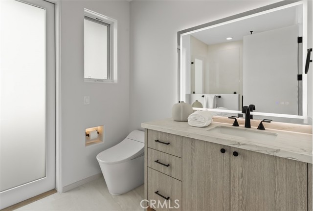 31 N Vista De Catalina, Laguna Beach CA: https://media.crmls.org/medias/687a97ca-e6c2-467a-a355-e03eb1a4bce0.jpg