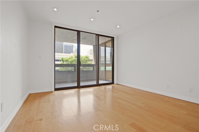 Detail Gallery Image 10 of 21 For 121 S Hope St #318,  Los Angeles,  CA 90012 - 2 Beds | 2 Baths