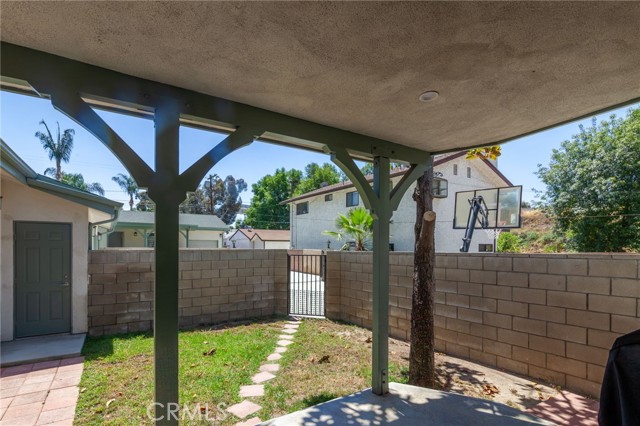 Image 17 of 34 For 10838 Burnet Avenue
