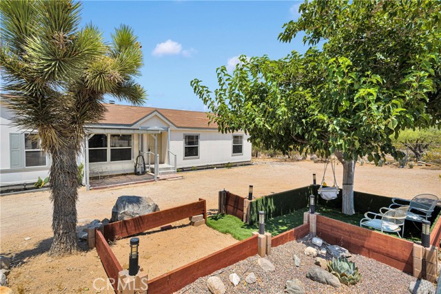 Detail Gallery Image 5 of 50 For 32252 Emerald Rd, Lucerne Valley,  CA 92356 - 4 Beds | 2 Baths