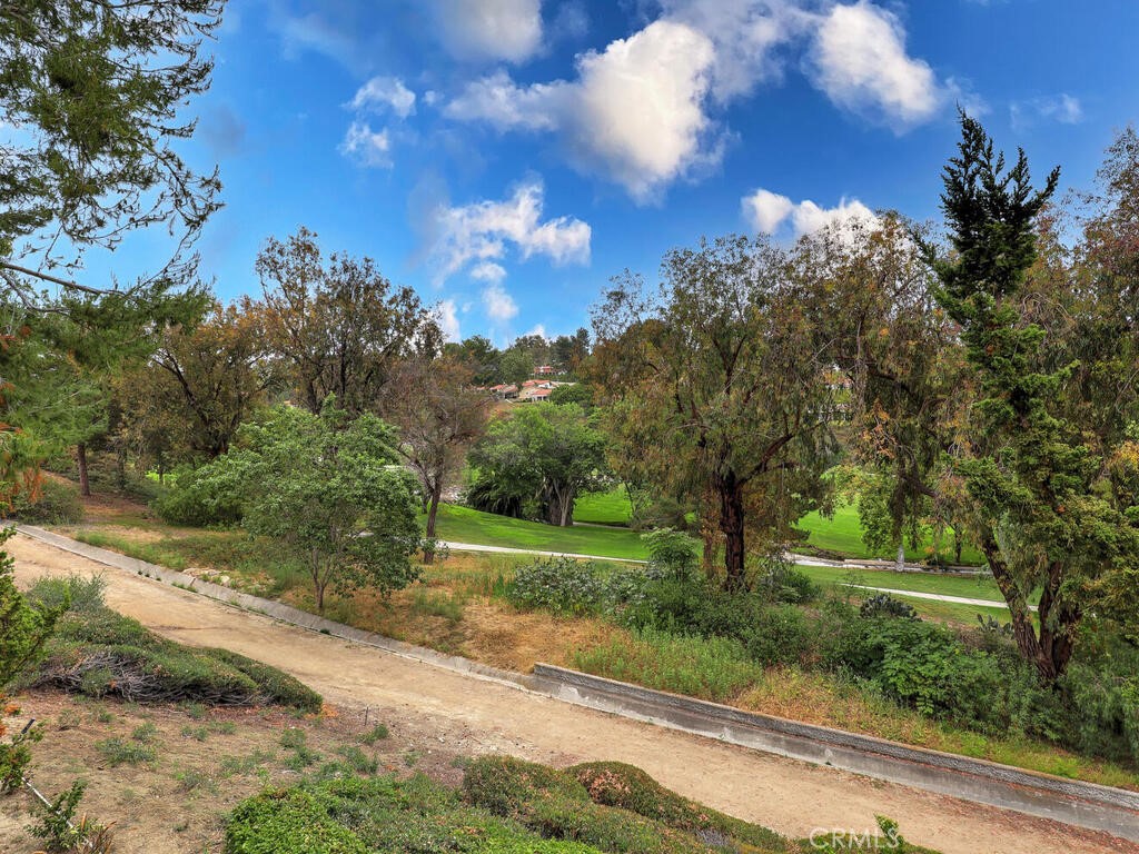 https://media.crmls.org/medias/687d36f6-8159-47de-81f4-9ee0621f9307.jpg?preset=X-Large