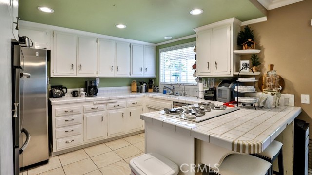 Detail Gallery Image 8 of 25 For 17819 Bay St, Fountain Valley,  CA 92708 - 4 Beds | 2/1 Baths