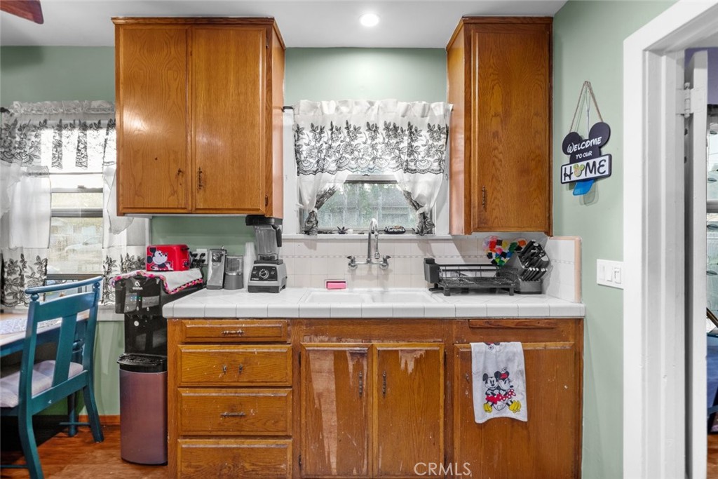 https://media.crmls.org/medias/687dddf8-730d-4284-accd-9e6f422d1e69.jpg?preset=X-Large