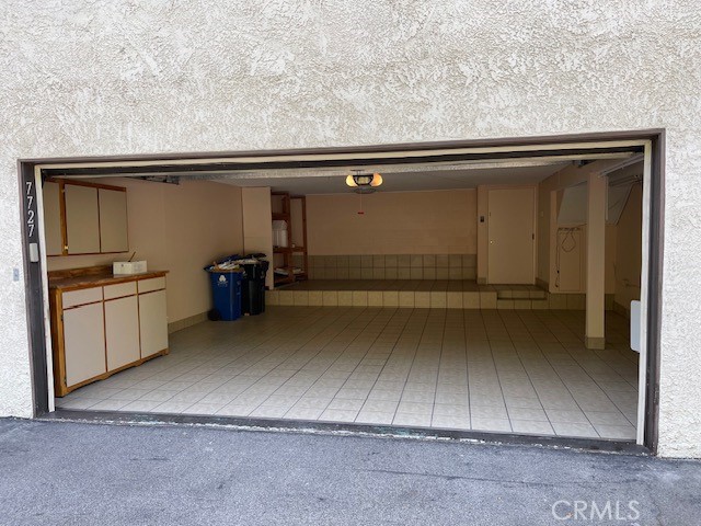 7727 Via Capri, Burbank CA: https://media.crmls.org/medias/687e516b-1a35-40f3-8f43-981e4f8710c3.jpg