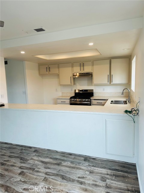 Detail Gallery Image 13 of 18 For 850 W 157th #6,  Gardena,  CA 90247 - 2 Beds | 2/1 Baths