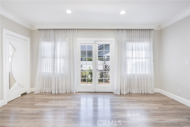 1281 E Orange Grove Boulevard, Pasadena CA: https://media.crmls.org/medias/687fee36-92b4-48b9-b552-2df799363897.jpg