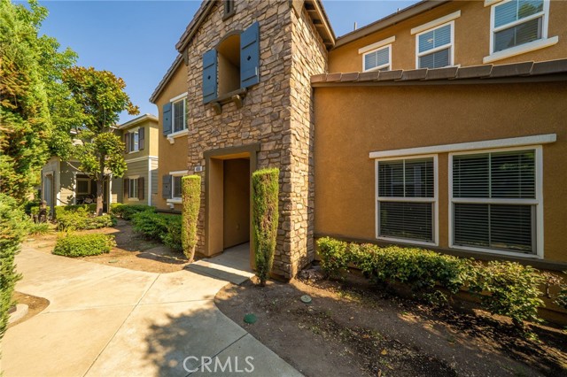 Detail Gallery Image 3 of 43 For 406 N Placer Privado, Ontario,  CA 91764 - 3 Beds | 2/1 Baths