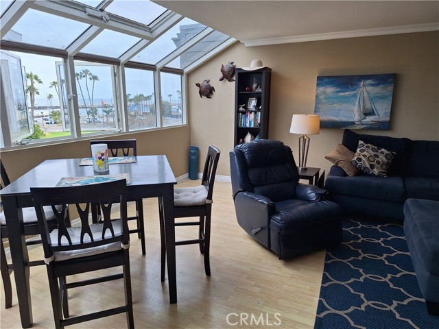 Detail Gallery Image 2 of 12 For 250 the Village #113,  Redondo Beach,  CA 90277 - 1 Beds | 1 Baths