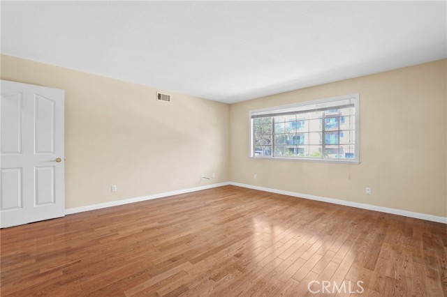1078 W 10th Street, San Pedro CA: https://media.crmls.org/medias/688095e9-dfe2-4c89-8e7f-ea14f5801c4f.jpg