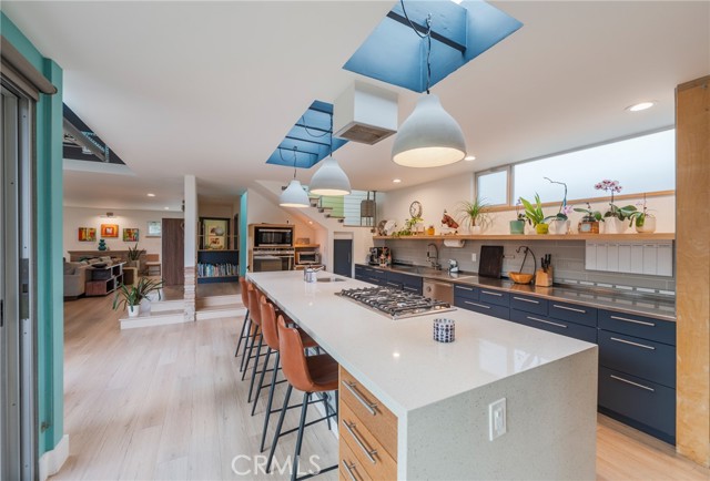 Detail Gallery Image 14 of 49 For 358 Santa Ana, Long Beach,  CA 90803 - 3 Beds | 3 Baths