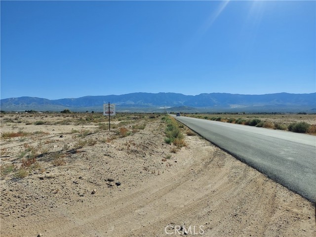 Detail Gallery Image 1 of 5 For 0 Locust Parcel #0450-024-01 Ave, Lucerne Valley,  CA 92356 - – Beds | – Baths