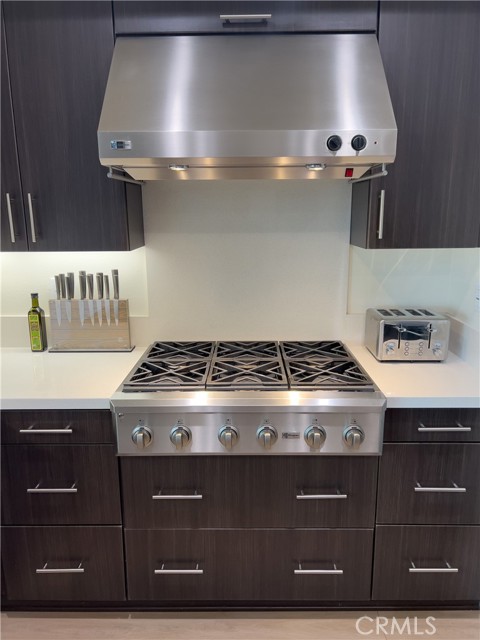 53 Gramercy, Irvine CA: https://media.crmls.org/medias/688339ab-57e3-4681-85fa-bcb72e81aeb0.jpg
