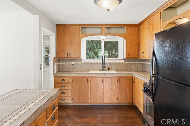 Detail Gallery Image 8 of 22 For 1024 Sheridan Ave, Chico,  CA 95926 - 3 Beds | 1 Baths