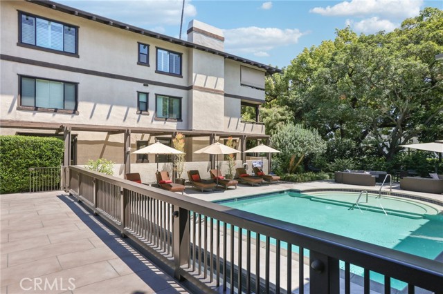 480 S Orange Grove Boulevard, Pasadena CA: https://media.crmls.org/medias/6883b0ae-fdee-4975-9093-907477e80338.jpg
