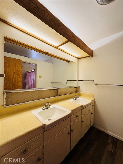 12257 Skywood Court, Riverside CA: https://media.crmls.org/medias/6883c9a8-41e4-4061-8da4-824594da1d8f.jpg
