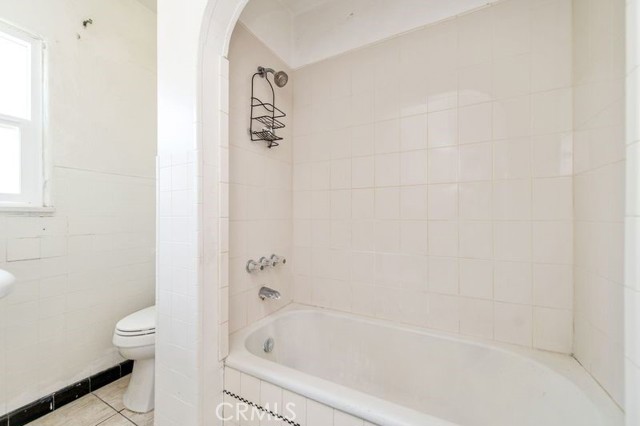 329 N Bushnell Avenue, Alhambra CA: https://media.crmls.org/medias/68845246-4229-4776-9716-7b3ad29dd8fc.jpg