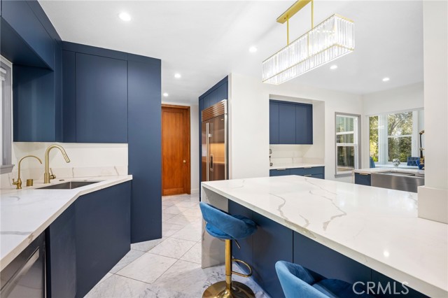 Detail Gallery Image 19 of 70 For 2065 E Altadena, Altadena,  CA 91001 - 7 Beds | 9 Baths