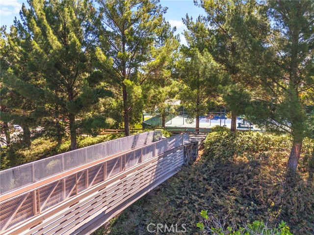 27054 Riversbridge Way, Valencia CA: https://media.crmls.org/medias/6884bd26-43f1-4117-99fe-ae7908053d68.jpg