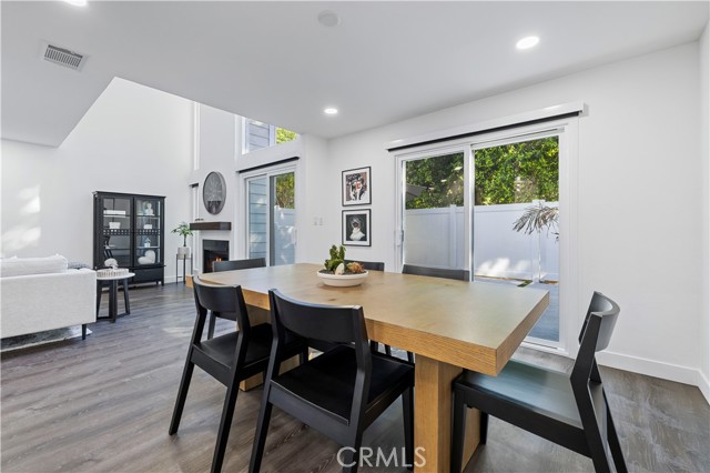 Detail Gallery Image 4 of 46 For 10061 Melinda Way #2,  Northridge,  CA 91325 - 2 Beds | 2/1 Baths