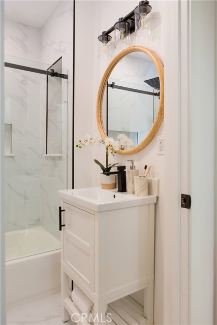 5106 O Sullivan Drive, Los Angeles CA: https://media.crmls.org/medias/688559a7-4dcb-4c9c-94fb-25c74ebed66a.jpg