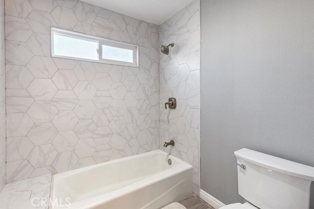 1174 Kingston Street, Costa Mesa CA: https://media.crmls.org/medias/6885a992-03e0-420d-810d-52d9bcda029e.jpg