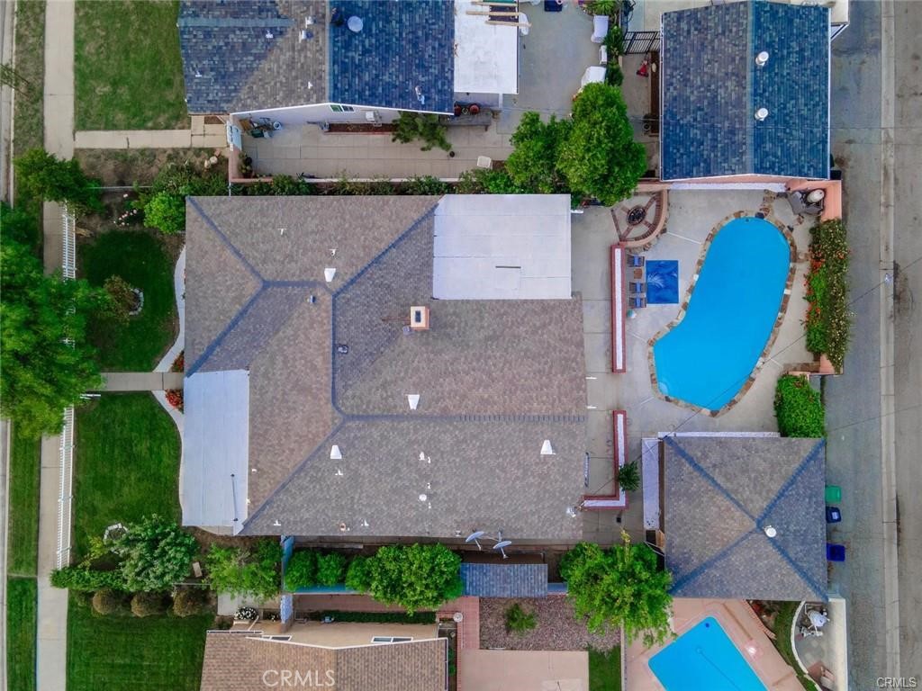 https://media.crmls.org/medias/6885d17d-a286-4fa2-910d-988a1d6dc22a.jpg?preset=X-Large