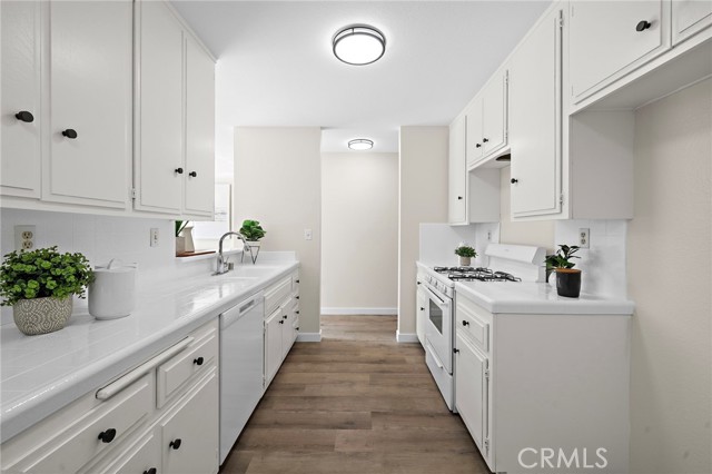 Detail Gallery Image 11 of 42 For 10830 La Terraza Avenue, Fountain Valley,  CA 92708 - 5 Beds | 2 Baths