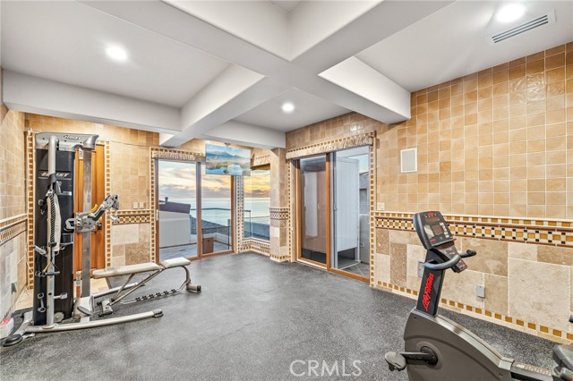 Detail Gallery Image 43 of 73 For 21 Bay, Laguna Beach,  CA 92651 - 6 Beds | 6/1 Baths