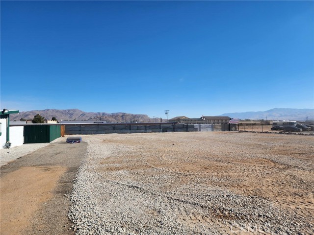 13519 John Glenn Road, Apple Valley, California 92308, ,Commercial Lease,For Rent,13519 John Glenn Road,CRHD24152104