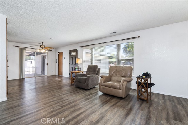 5095 Whispering Oak Way, Paso Robles CA: https://media.crmls.org/medias/6886f47f-32a8-4c0d-9901-78e34a63a5b2.jpg
