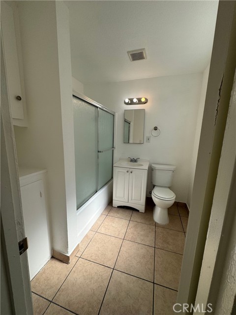 Detail Gallery Image 5 of 6 For 1422 S Townsend St #3,  Santa Ana,  CA 92704 - 1 Beds | 1 Baths