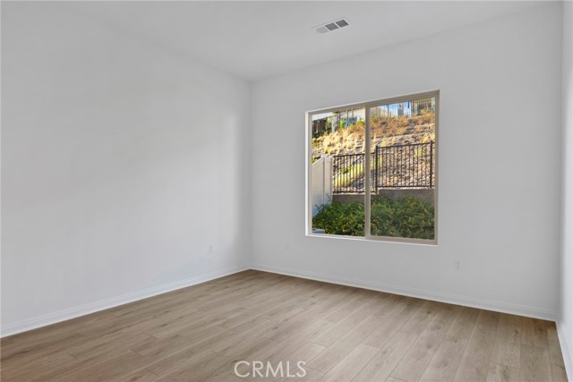 Detail Gallery Image 12 of 26 For 11920 Shadeland, Corona,  CA 92883 - 2 Beds | 2 Baths