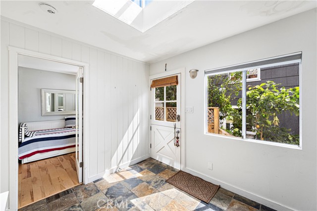 Detail Gallery Image 15 of 27 For 2873 Rounsevel, Laguna Beach,  CA 92651 - 2 Beds | 2 Baths