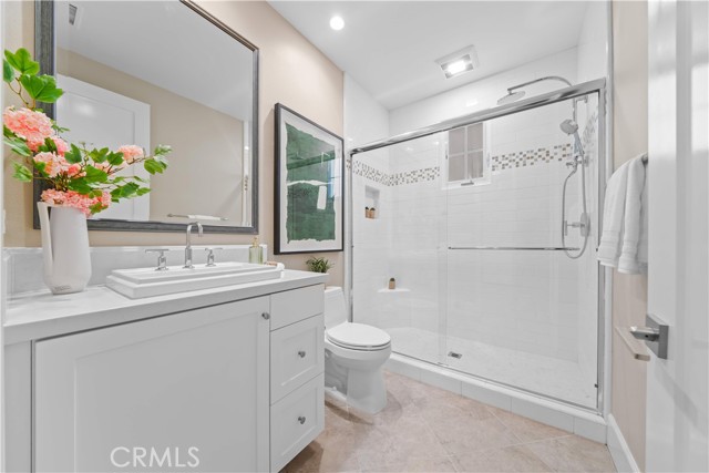 100 Viano, Irvine CA: https://media.crmls.org/medias/688784ab-b1c1-4d51-bda8-554f9225db7d.jpg