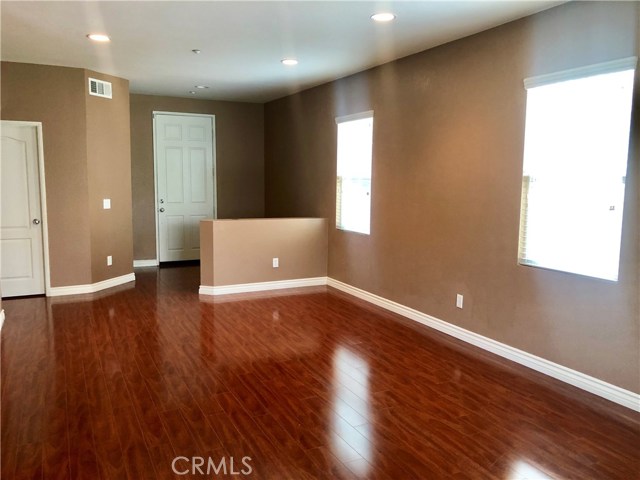 16748 Broadmoor Way, Fontana CA: https://media.crmls.org/medias/6888249a-0ae4-43d0-af22-0f2cf1934e6a.jpg