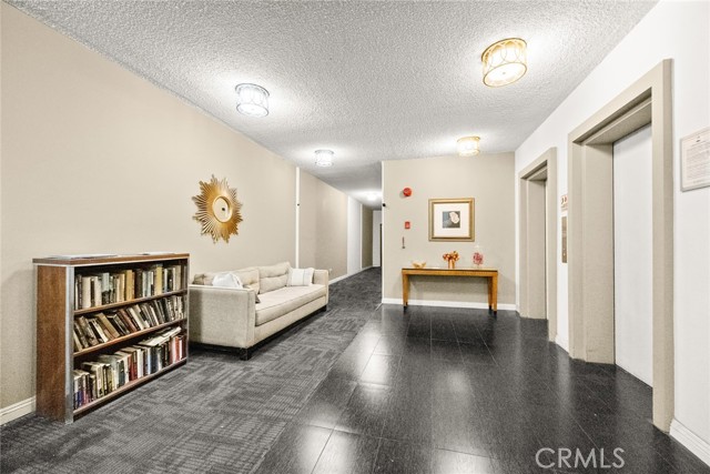 Detail Gallery Image 5 of 33 For 400 S La Fayette Park #213,  Los Angeles,  CA 90057 - 1 Beds | 2 Baths