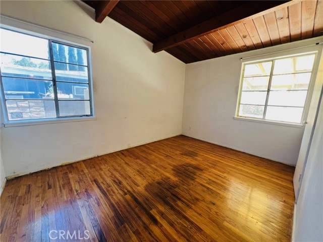 8165 Mammoth Avenue, Panorama City CA: https://media.crmls.org/medias/6889340e-4c0d-426f-817d-c7b372981165.jpg