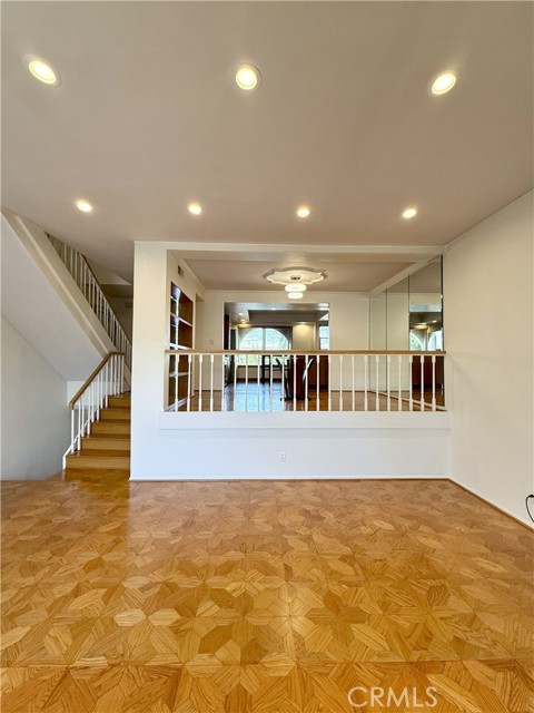 5216 Lindley Avenue, Encino CA: https://media.crmls.org/medias/688c316a-9f11-46b8-befd-0d4f63ac7688.jpg