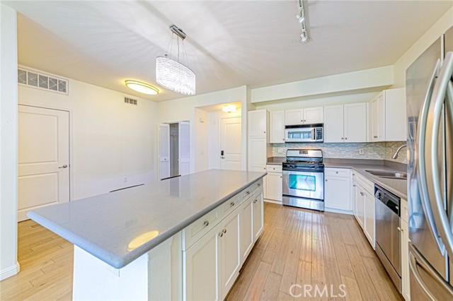 Detail Gallery Image 4 of 40 For 100 S Alameda St #307,  Los Angeles,  CA 90012 - 2 Beds | 2 Baths